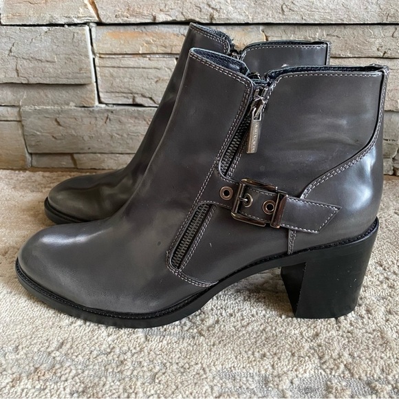 Aquatalia Gray Leather Heeled Ankle Boots Booties Moto Buckle: 12 - Picture 4 of 10